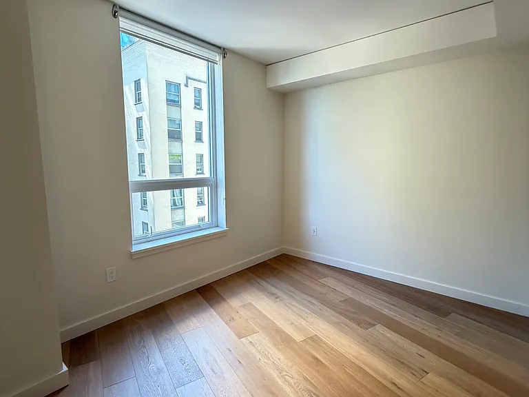 121 Stewart St #609 — Photo 5