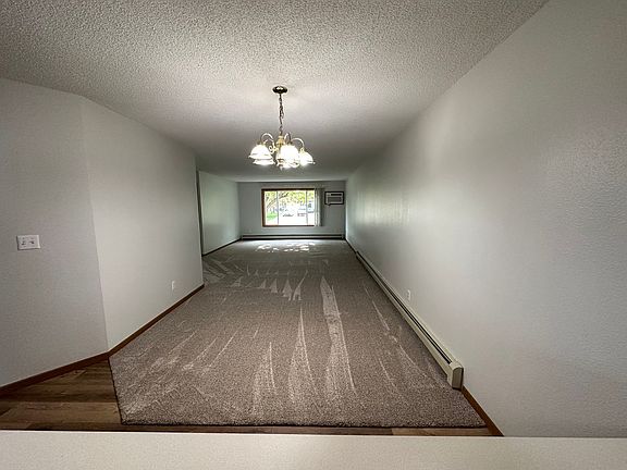 5th image of 155 Stuttgart Dr #9