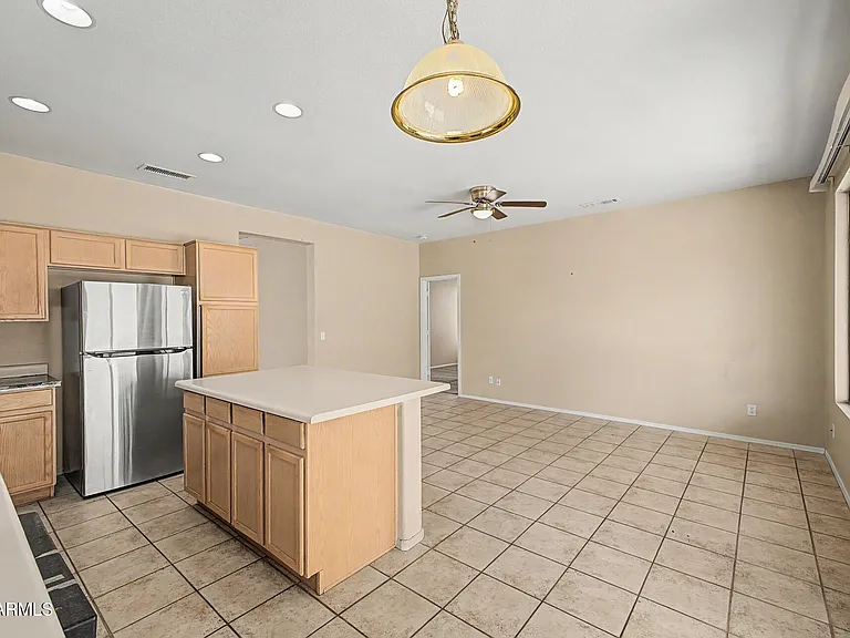6622 W Golden Ln — Photo 15