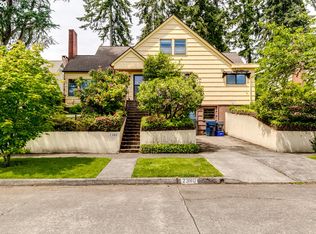 2380 Charnelton St, Eugene, OR 97405