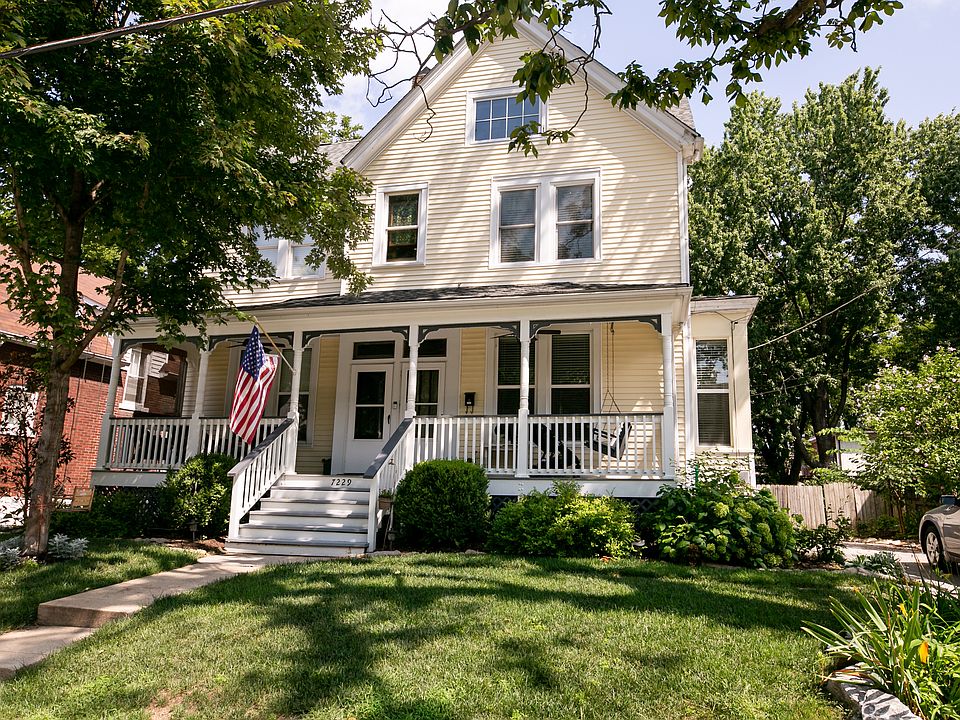 Home located in walkable and friendly Maplewood neighborhood.