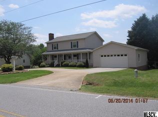 2130 35th Avenue Dr NE, Hickory, NC 28601