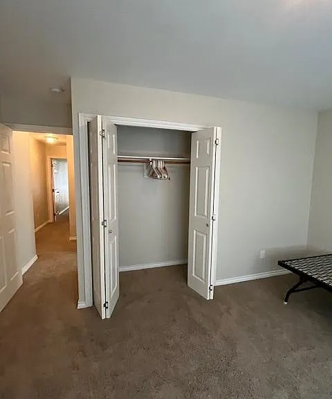 930 Robins Pl — Photo 10