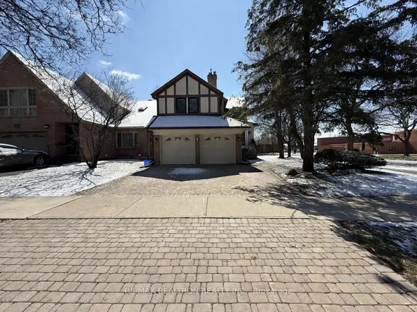 7 McMorran Cres, Vaughan, ON L4J 2T4