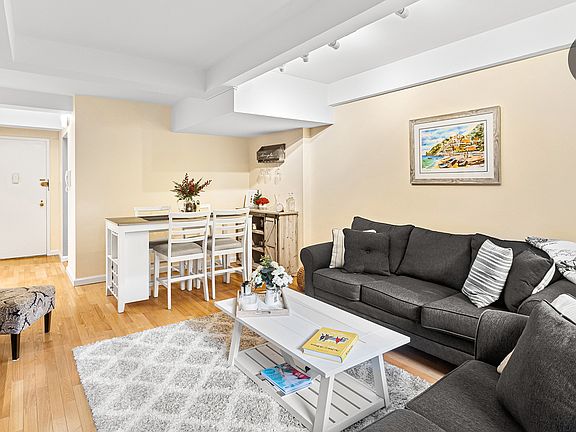 3rd image of 235 E 49th St APT 3D