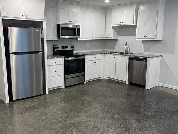 5th image of 243 Skylane Dr