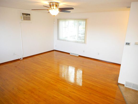 5th image of 1703 Reetz Rd