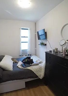 Rented by Roselyn  Fortuna LLC | media 24