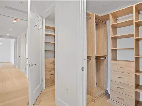 200 East 83rd Street image 7 of 27