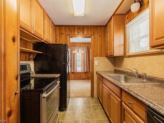 4th image of 4566 Windfall Rd