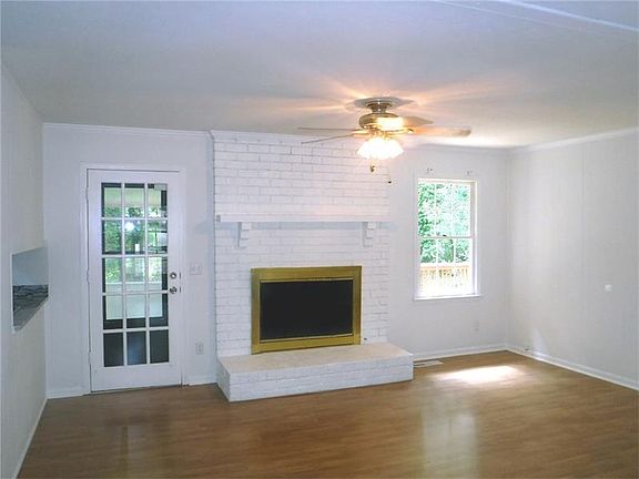 4th image of 4010 Manor House Dr