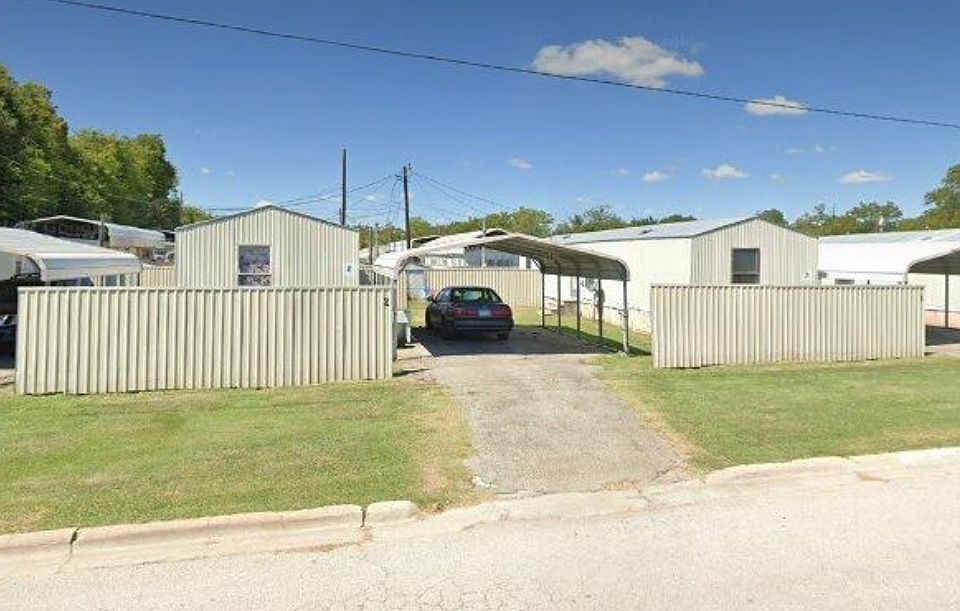 1st image of 410 N Amy Ln
