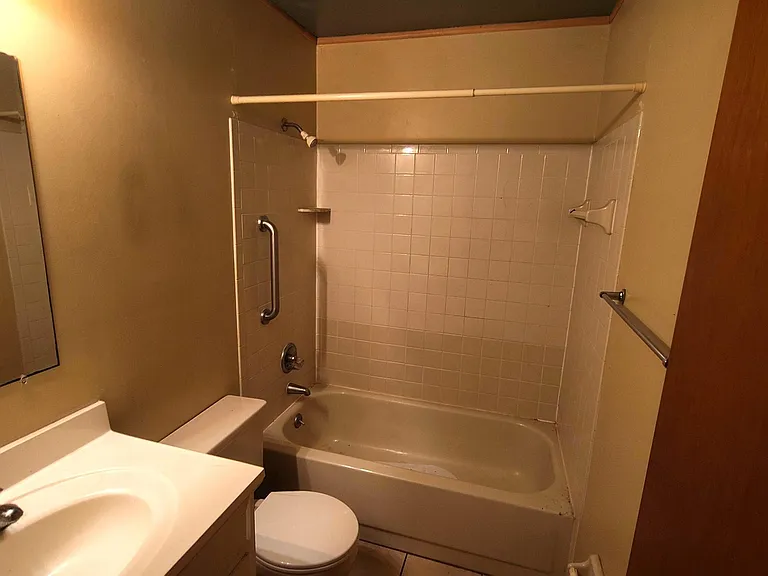 840 Center Ave #29 — Photo 9