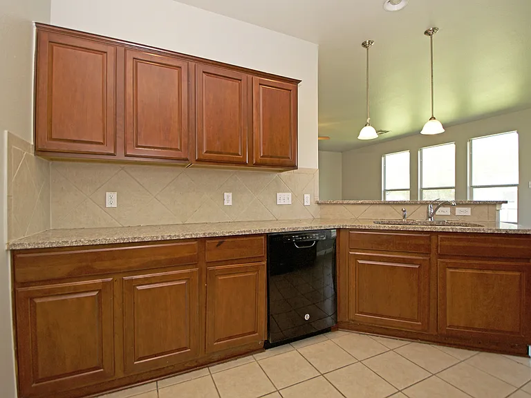 6800 Cromarty Ln — Photo 15