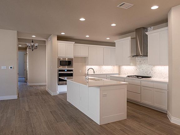 5th image of 501 Clubhouse Dr