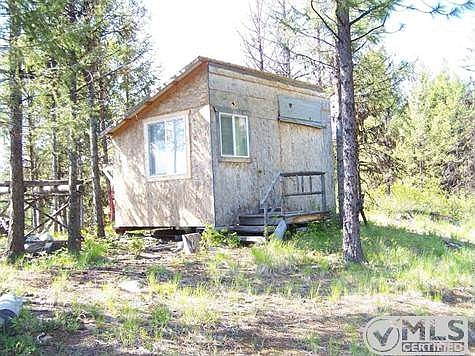 Established-Hunting-Cabin