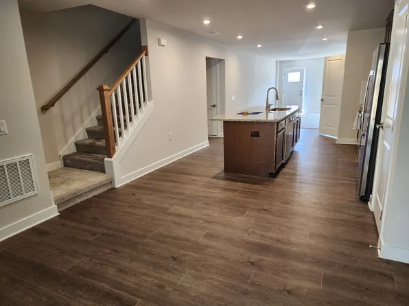 1337 Rollman Farm Rd, Raleigh, NC 27603