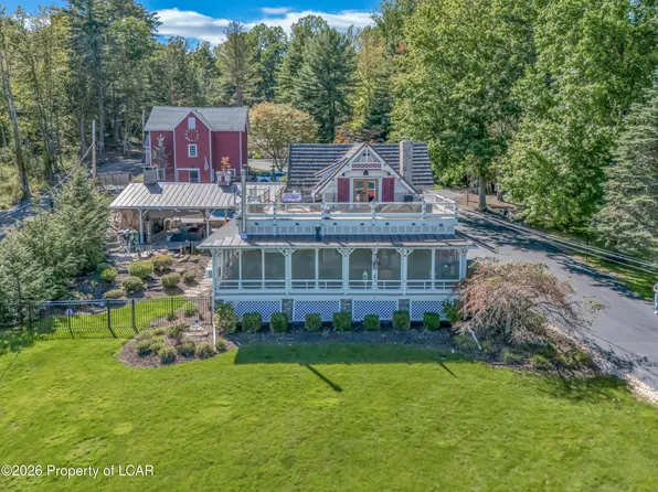 2633 Lakeside Dr, Harveys Lake, PA 18618