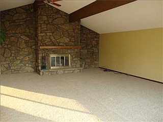 2nd image of 3091 Lyons Ln