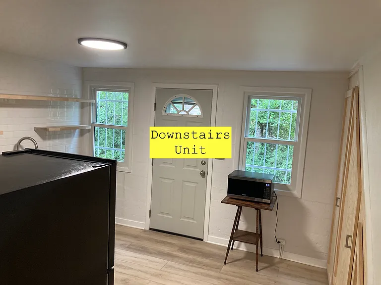 943 Raymond Pl — Photo 5