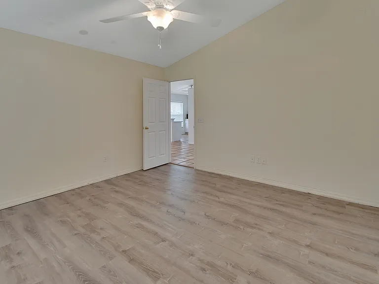 1110 Plover Pl — Photo 10