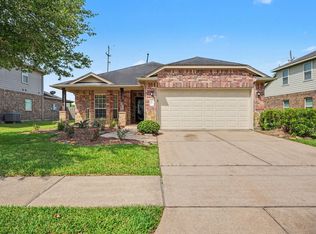 37 Rodeo Dr, Manvel, TX 77578