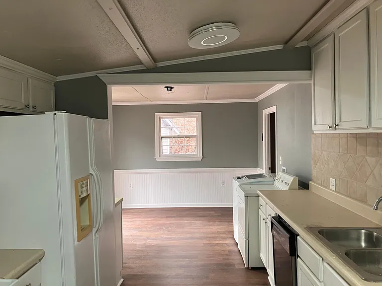 6480 Medlock Rd — Photo 7