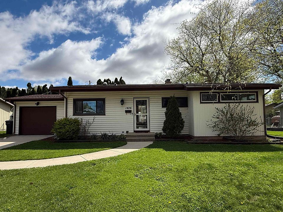 1st image of 1426 Tamarack Ln