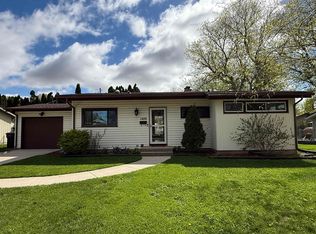 1426 Tamarack Ln, Janesville, WI 53545