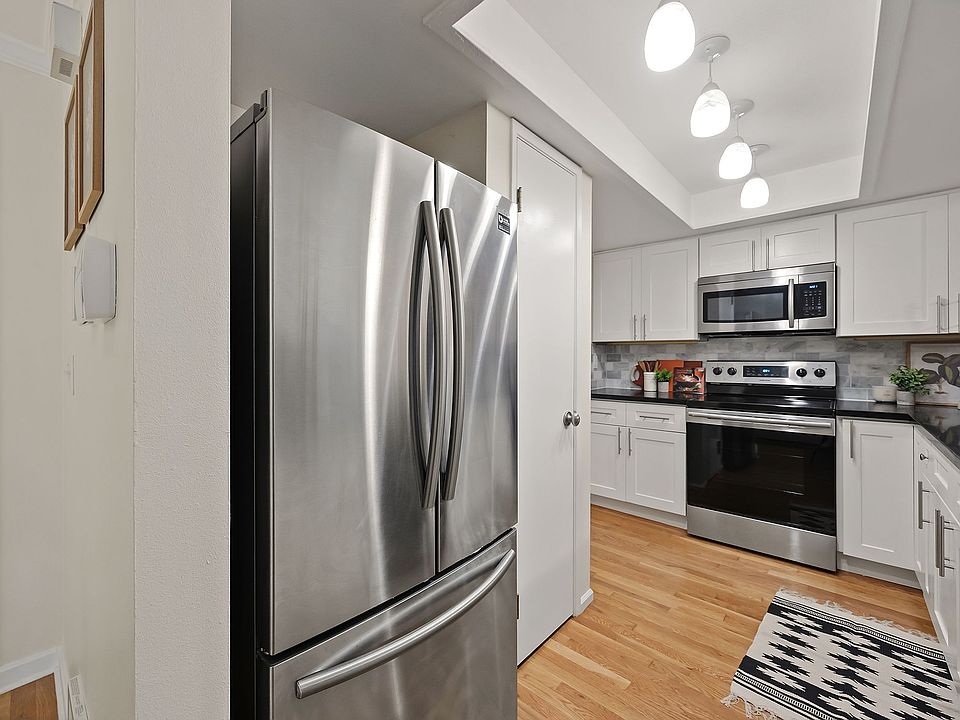 1st image of 10123 NE 135th Ln #2