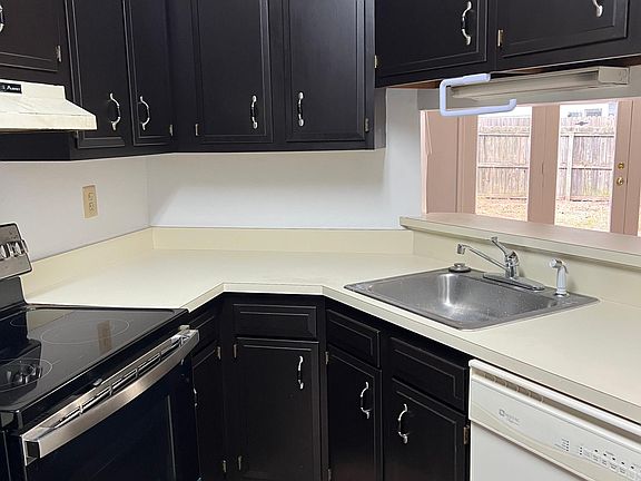 2nd image of 4909 Hillery Ct