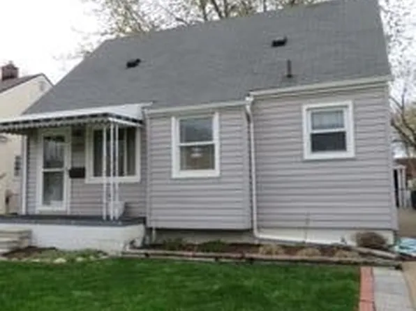 17599 Valade St, Riverview, MI 48193