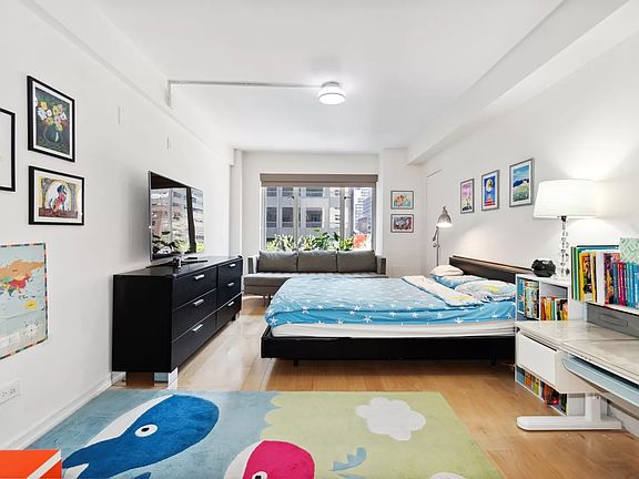 3rd image of 200 E 57th St APT 3L