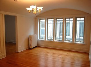 1700 W Touhy Ave #812, Chicago, IL 60626