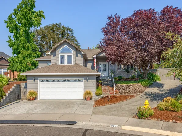 522 Ridgeway Cir, Central Pt, OR 97502