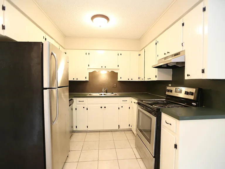 5101 H St #5 — Photo 7