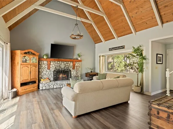 28165 Grenoble Dr, Lake Arrowhead, CA 92352