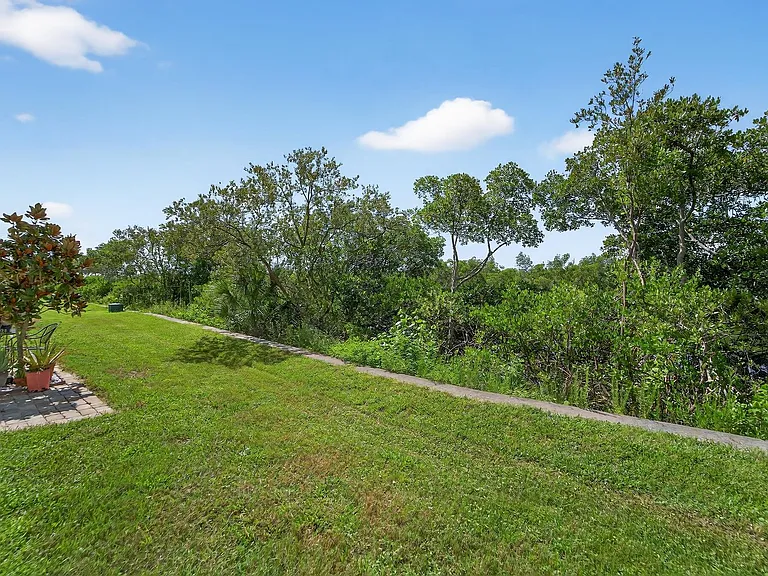 3266 Mangrove Point Dr — Photo 17
