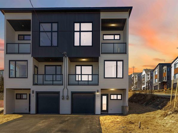 3 Swivel Ct, Herring Cove, NS B3R 0E3
