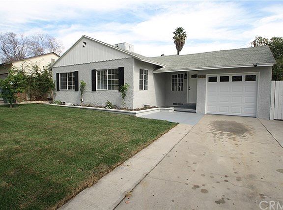 3rd image of 1731 N Kenwood Ave