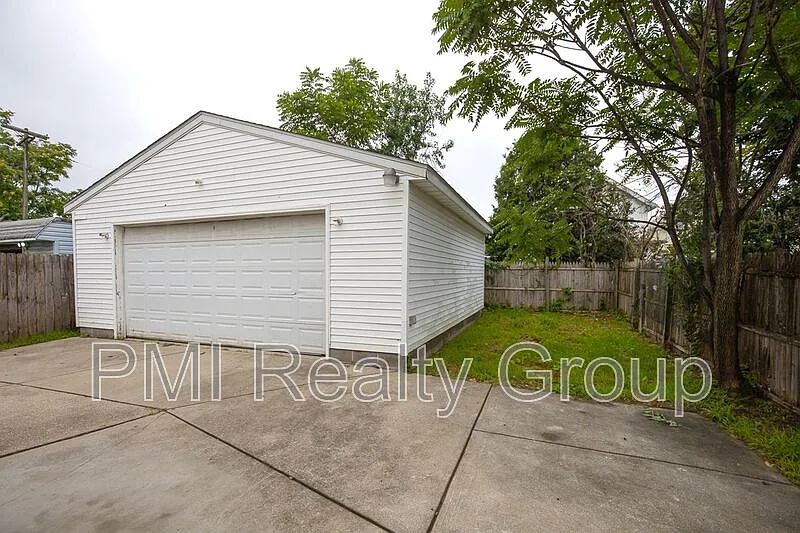 4 bed, 1.0 bath, $1,625 — Photo 4