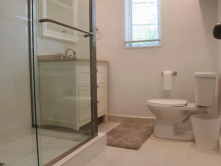 225 S Arnaz Dr #B — Photo 2