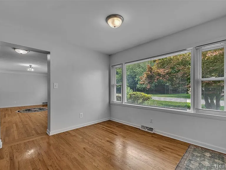 4918 Ainsley Ave — Photo 15