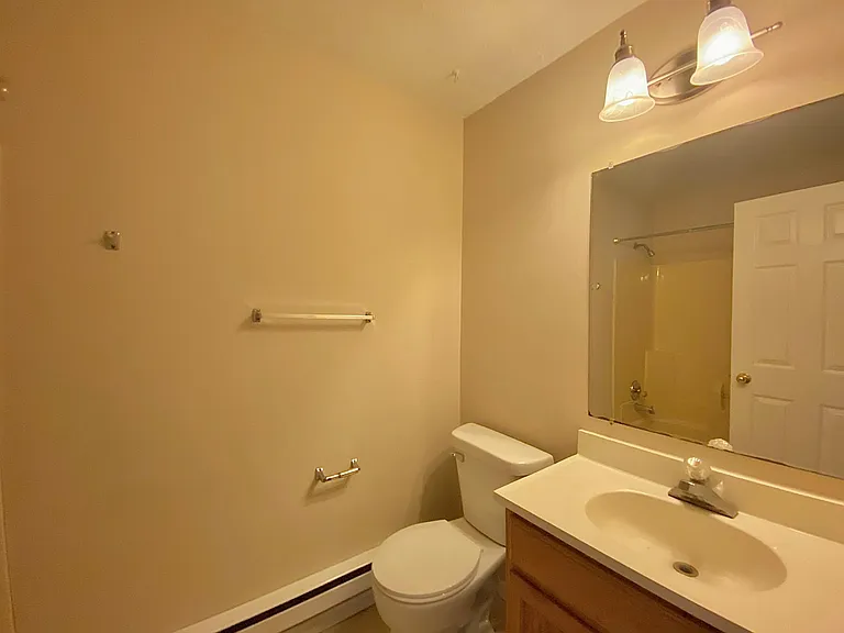 403 N Main St — Photo 6