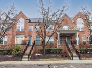 39465 Springwater Dr, Northville, MI 48168