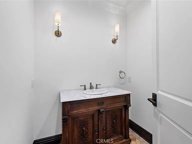 1316 Beverly Grove Pl — Photo 34