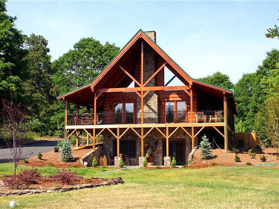 1st image of 371 Valley Rd