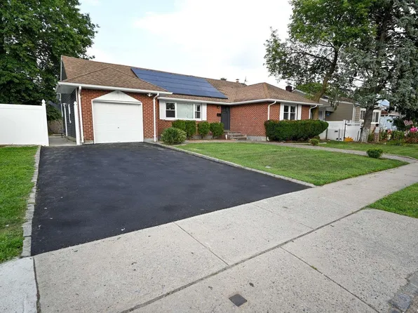 180 Kinkel Street, Westbury, NY 11590