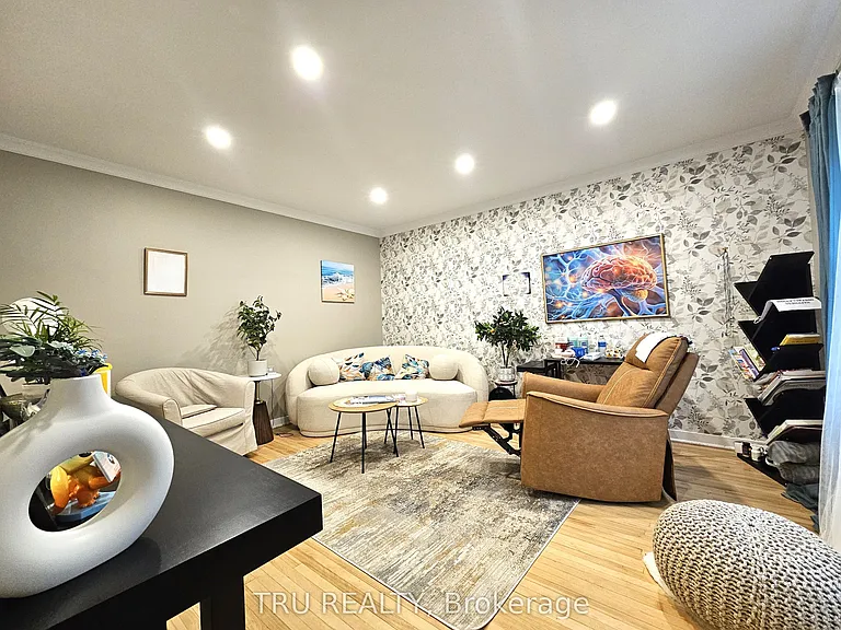 28 Arundel Ave — Photo 6