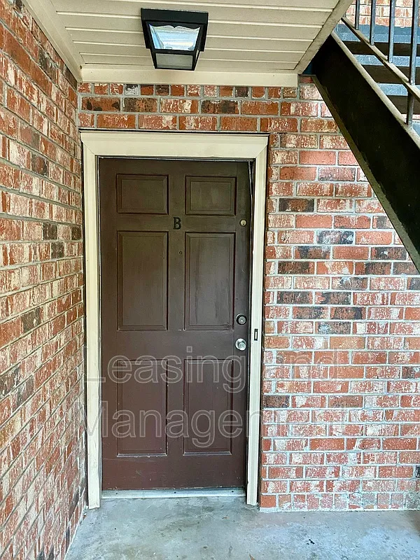 2 bed, 1.0 bath, 1000 sqft, $1,500 — Photo 2
